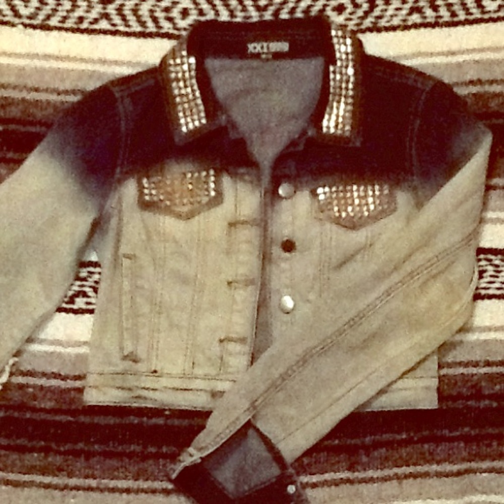 Forever 21 cropped washed jean jacket